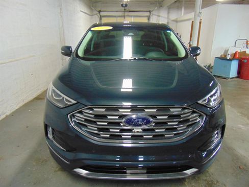 Used 2019 Ford Edge Titanium w/ Equipment Group 301A image 3
