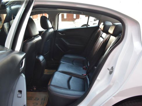 Used 2016 MAZDA MAZDA3 i Grand Touring image 13