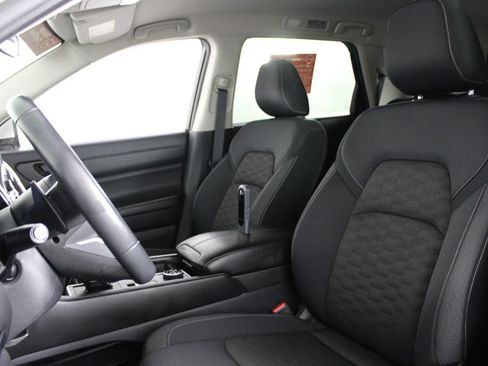 Certified 2025 Nissan Pathfinder SV AWD/4WD image 19