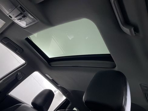 Used 2017 Toyota Highlander XLE image 21