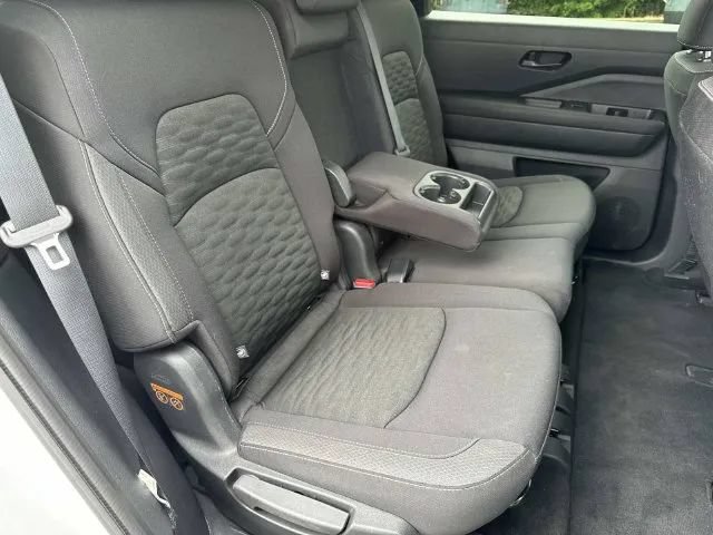 Certified 2025 Nissan Pathfinder SV AWD/4WD image 25