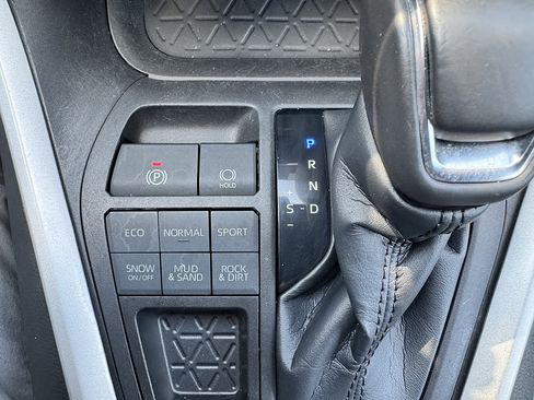 Certified 2023 Toyota RAV4 XLE Premium AWD/4WD image 19