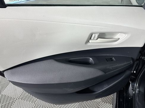 Used 2025 Toyota Corolla LE FWD image 23