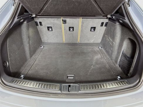 Certified 2025 Porsche Macan image 30