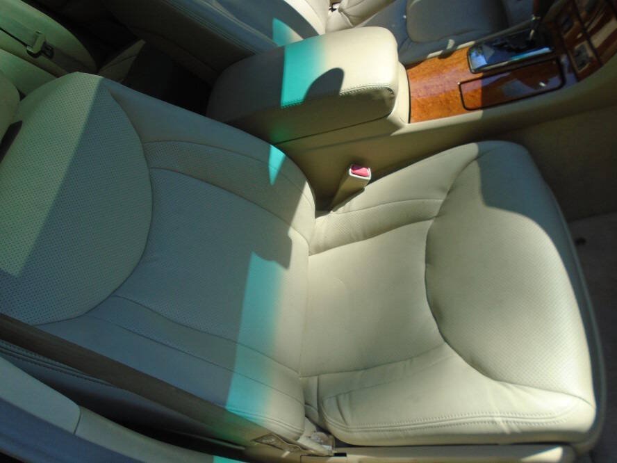Used 2005 Lexus LS 430 RWD image 23