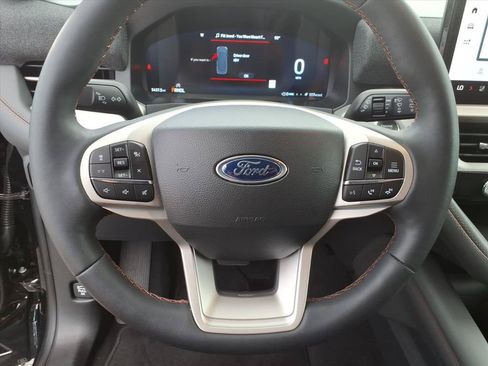 Used 2026 Ford Explorer Active w/ Active Comfort Package AWD/4WD image 15