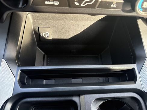 Used 2025 Ford F350 XLT image 40