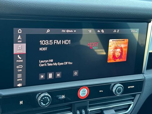 New 2026 Porsche Macan image 21