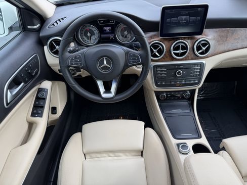 Used 2016 Mercedes-Benz GLA 250 4MATIC image 14