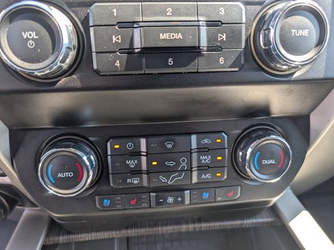 Used 2021 Ford F250 Lariat w/ Lariat Ultimate Package AWD/4WD image 22