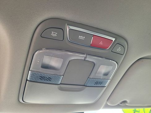 Used 2024 Kia Telluride LX FWD image 18