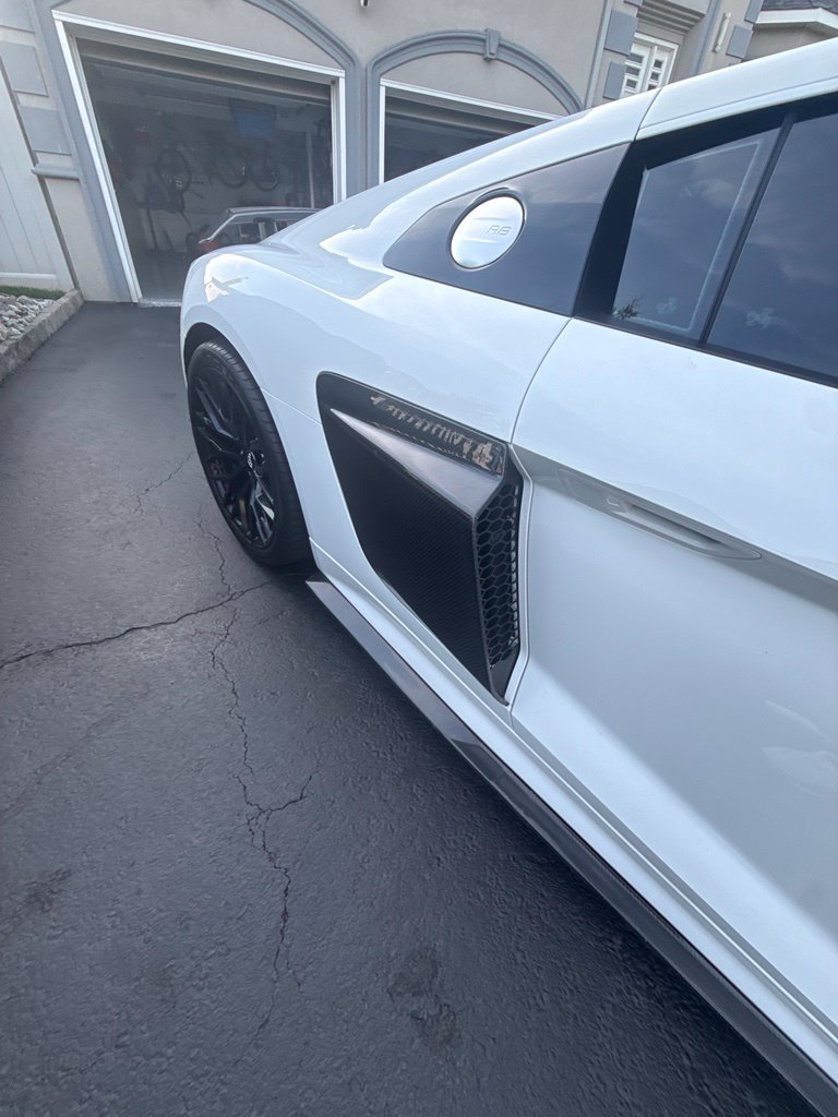 Used 2018 Audi R8 V10 w/ Premium Package RWD image 6