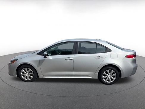 Used 2025 Toyota Corolla LE FWD image 9