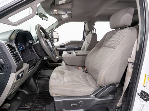 Used 2019 Ford F250 XLT w/ XLT Value Package image 16