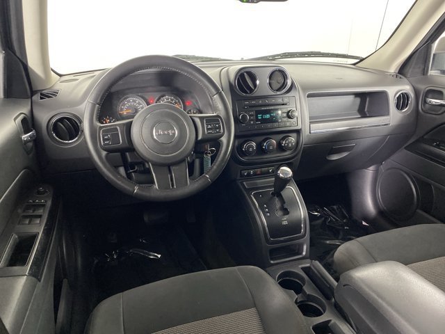 Used 2015 Jeep Patriot Latitude AWD/4WD image 17