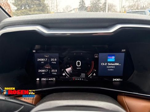 Used 2024 GMC Canyon AT4 w/ Canyon Safety Plus Package AWD/4WD image 26