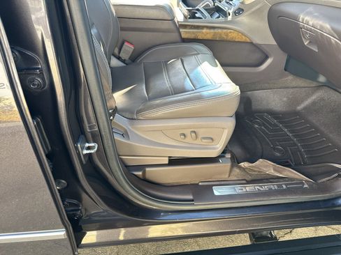Used 2016 GMC Yukon Denali w/ Open Road Package AWD/4WD image 28
