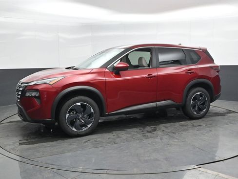 Used 2025 Nissan Rogue SV AWD/4WD image 9