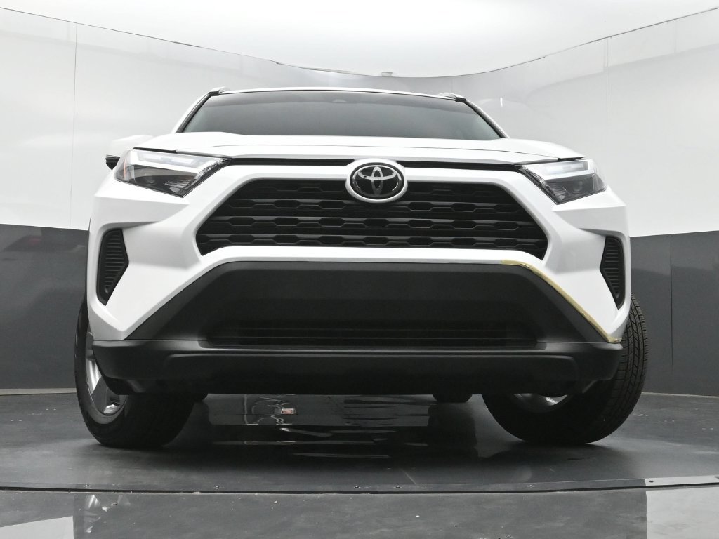 Used 2022 Toyota RAV4 XLE w/ Convenience Package FWD image 25