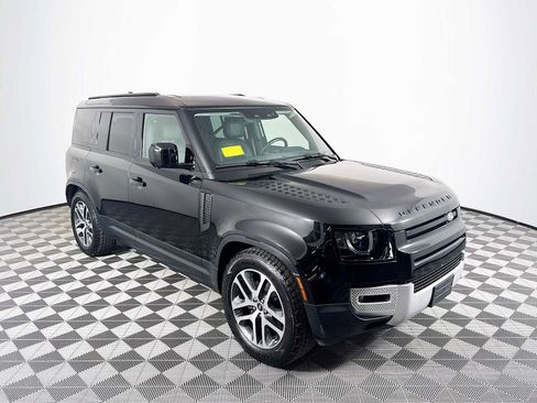 Used 2025 Land Rover Defender 110 S image 3