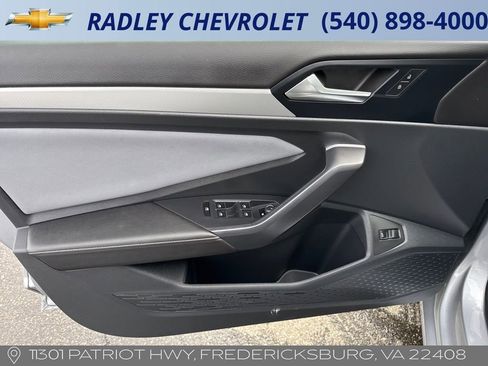 Used 2025 Volkswagen Jetta SE image 5