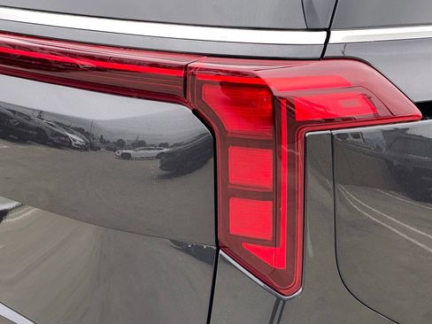 New 2026 Kia Carnival SX image 4