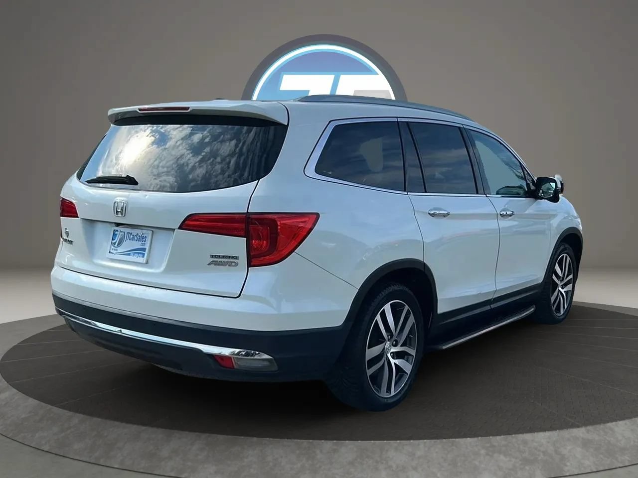 Used 2016 Honda Pilot Touring image 11