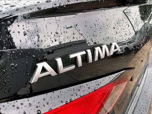 Certified 2025 Nissan Altima 2.5 SR FWD image 30