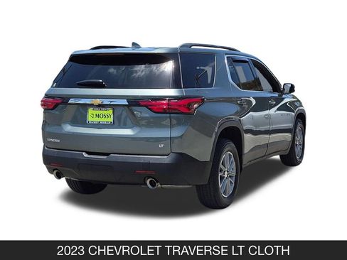 Used 2023 Chevrolet Traverse LT FWD image 9
