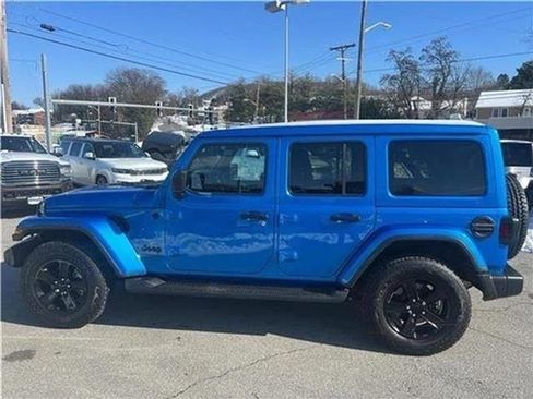Used 2022 Jeep Wrangler Unlimited Sahara image 46