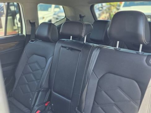 Used 2024 Volkswagen Atlas SE FWD image 16