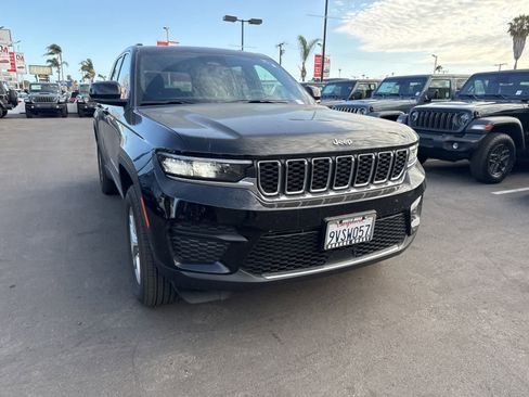 Used 2025 Jeep Grand Cherokee Laredo X RWD image 7