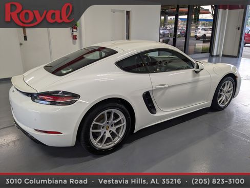 Used 2018 Porsche 718 Cayman RWD image 4