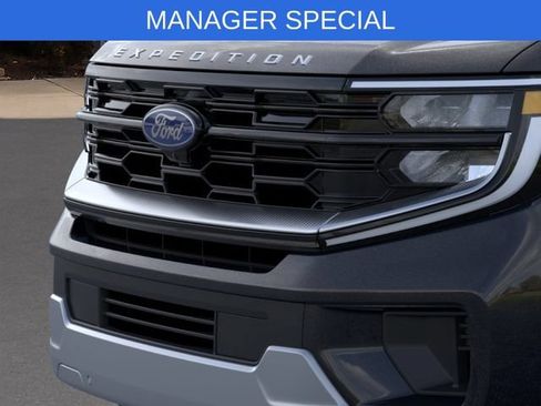 New 2025 Ford Expedition Platinum w/ Platinum Ultimate Package AWD/4WD image 17