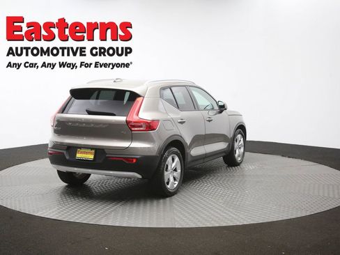 Used 2022 Volvo XC40 T4 Momentum FWD image 41