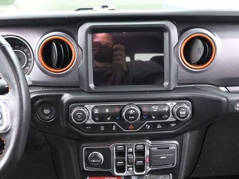 Used 2022 Jeep Gladiator Mojave w/ Dual Top Group AWD/4WD image 24