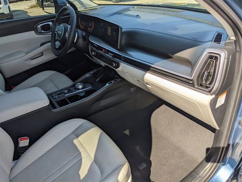 Certified 2025 Kia Sorento EX image 16