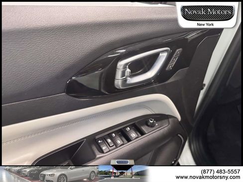 Used 2022 Jeep Compass Limited w/ Elite Group AWD/4WD image 14