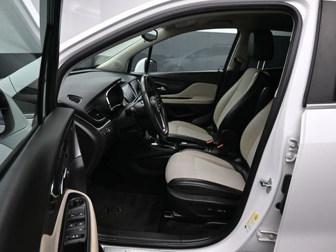 Used 2018 Buick Encore Preferred image 11