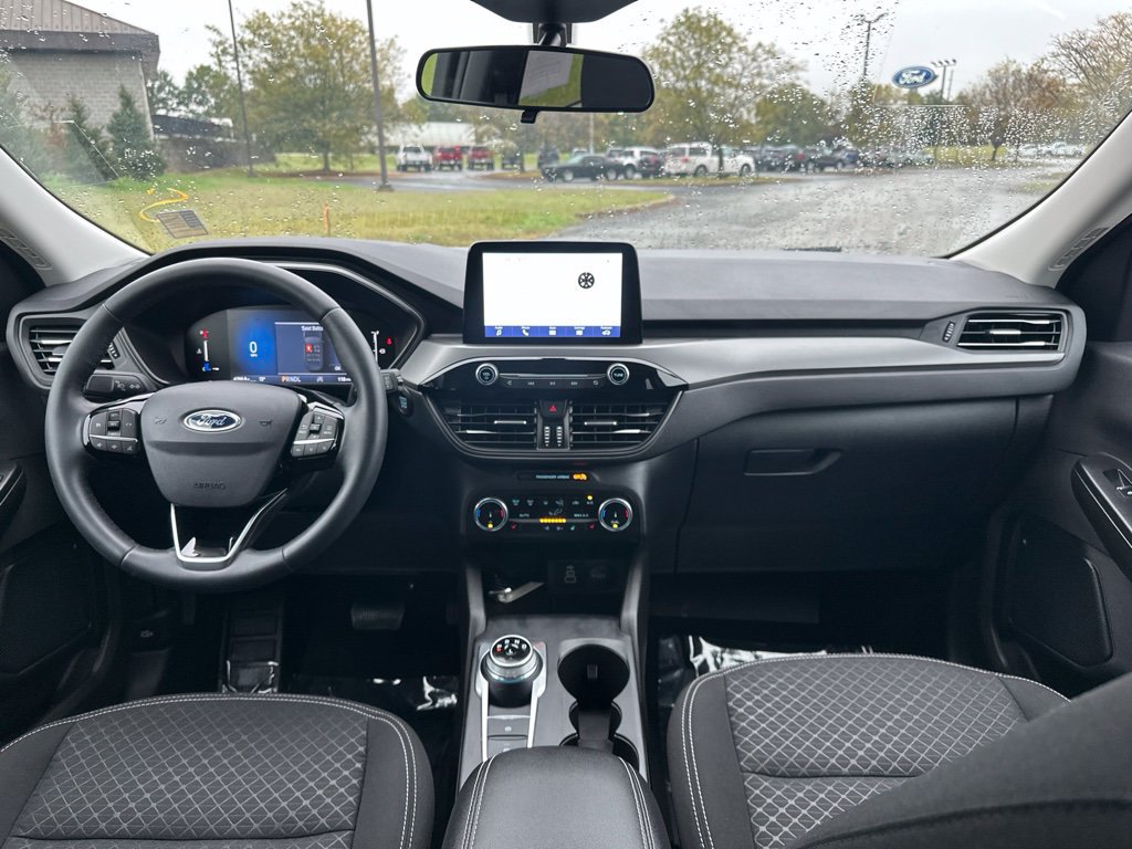Used 2024 Ford Escape Active AWD/4WD image 4