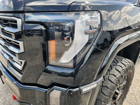 Used 2024 GMC Sierra 2500 AT4 w/ AT4 Premium Plus Package AWD/4WD image 5