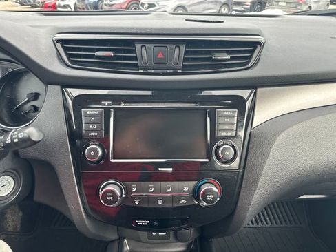 Used 2020 Nissan Rogue Sport S image 21