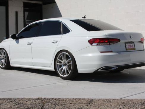 Used 2020 Volkswagen Passat 2.0T SE image 10