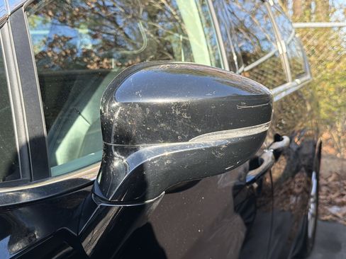 Used 2024 Chrysler Pacifica Touring-L image 8