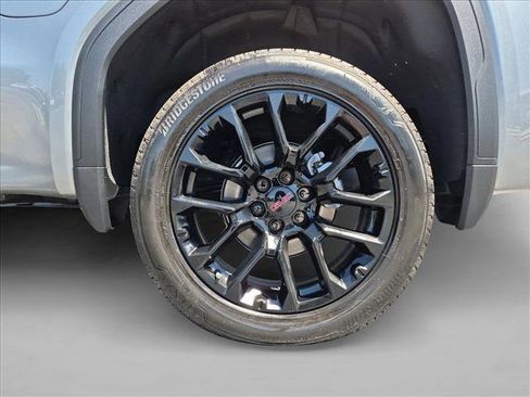Used 2025 GMC Sierra 1500 Denali w/ Denali Reserve Package AWD/4WD image 9
