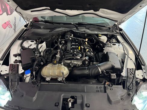 Used 2022 Ford Mustang Premium RWD image 7