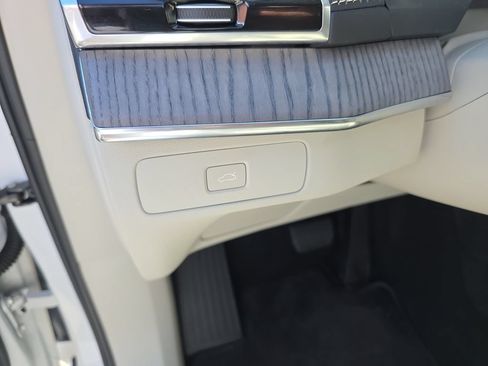Certified 2024 Volvo XC90 B6 Ultimate AWD/4WD image 24