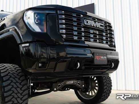 Used 2025 GMC Sierra 2500 Denali Ultimate image 16