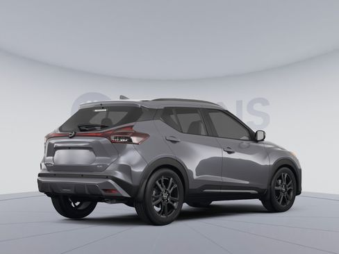 Used 2023 Nissan Kicks SR FWD image 4