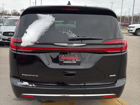 New 2026 Chrysler Pacifica Select image 7